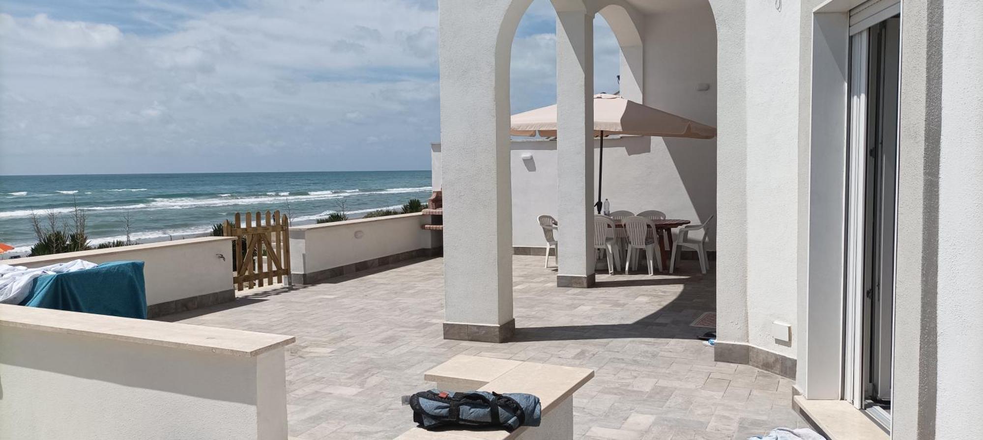 The Suite On The Beach Torvaianica Exteriör bild