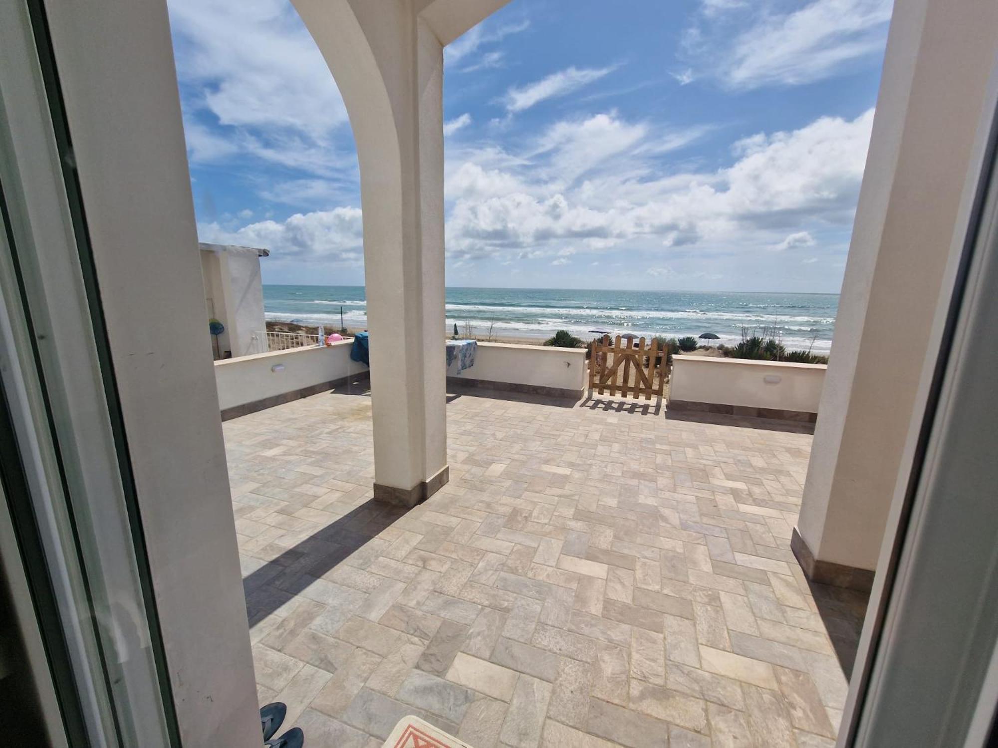 The Suite On The Beach Torvaianica Exteriör bild