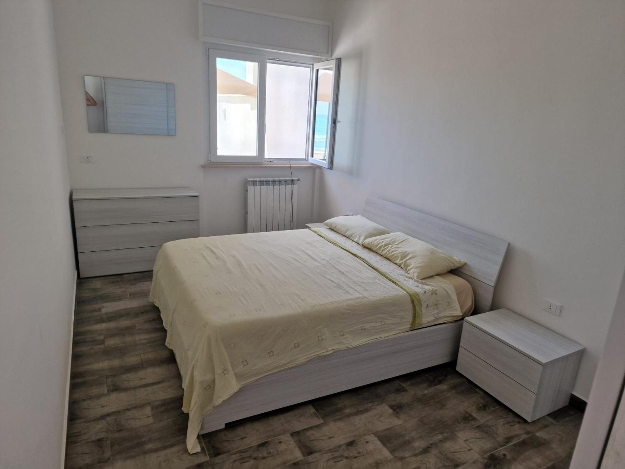 The Suite On The Beach Torvaianica Exteriör bild