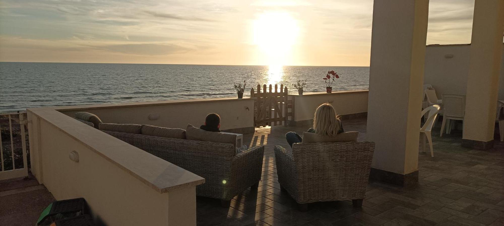 The Suite On The Beach Torvaianica Exteriör bild