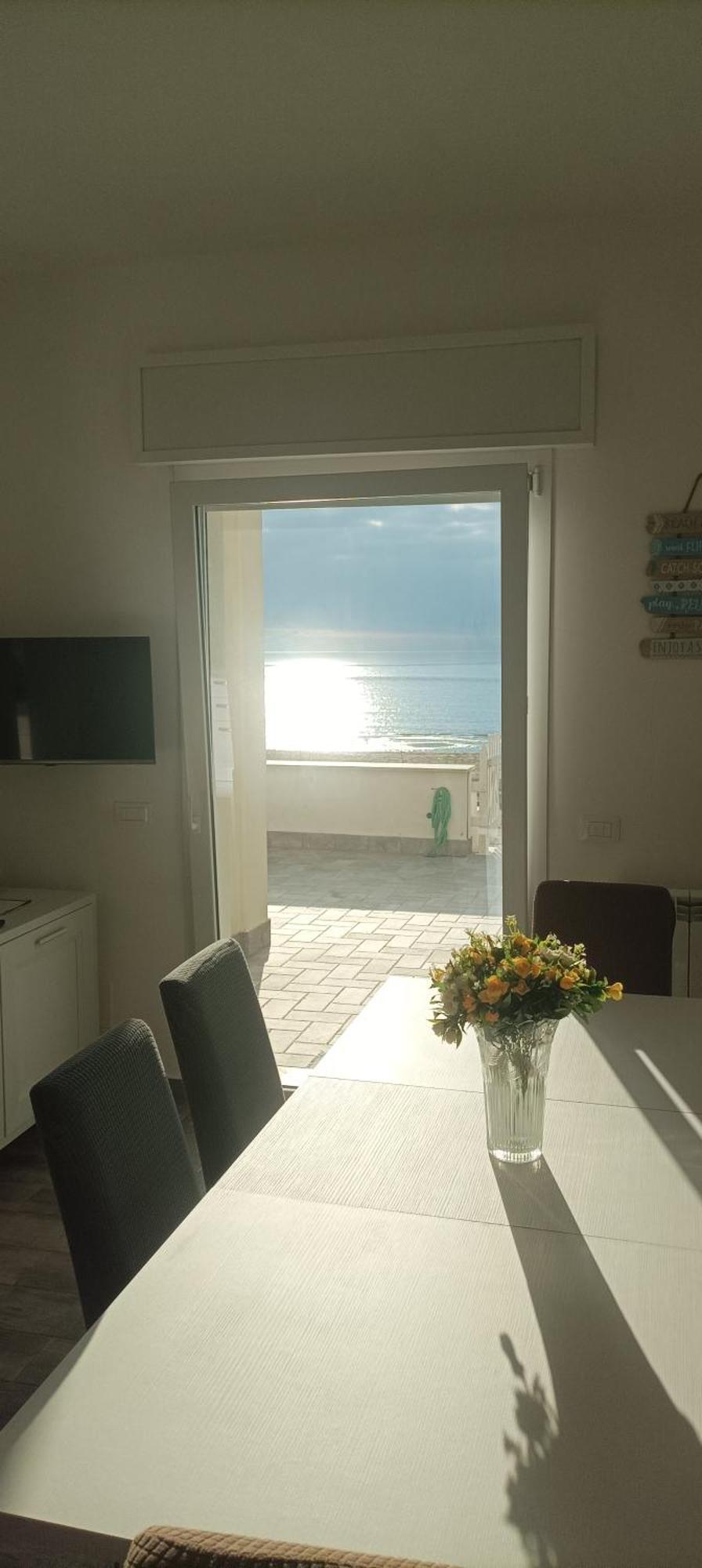 The Suite On The Beach Torvaianica Exteriör bild